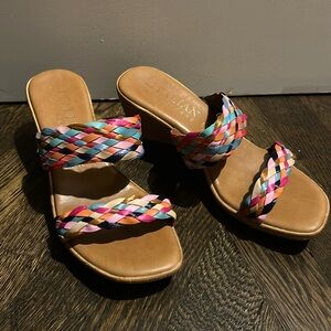 Italian Shoemaker multicolor Raffia Wedge sandal, size 7